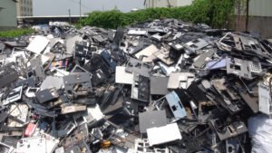Read more about the article Indian Law on E waste: The mismatching variable?